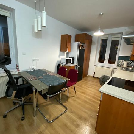 Apartament Czytelnia - Parking Gratis Poznań Buitenkant foto